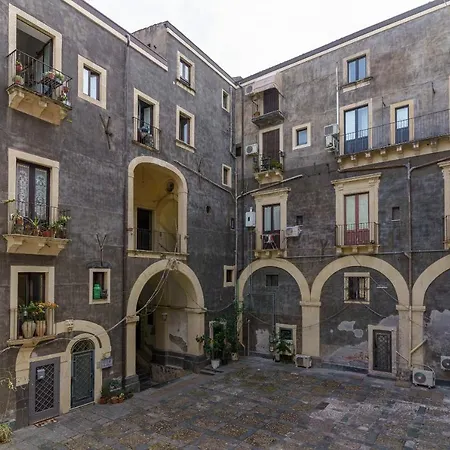 Cortile Montesano 公寓